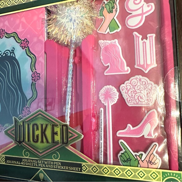 NWT 2024 Wicked Glinda Journal Set - Picture 2 of 4